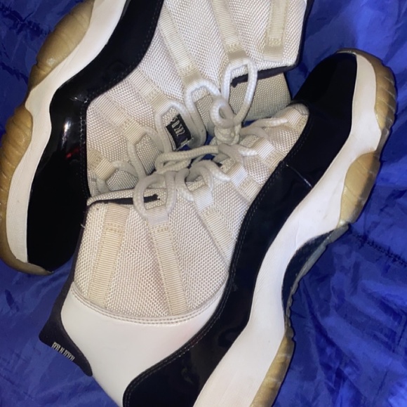 Air Jordan 11 Concord 2011 - Picture 3 of 8